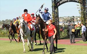 No place like home as super filly repels raiders 